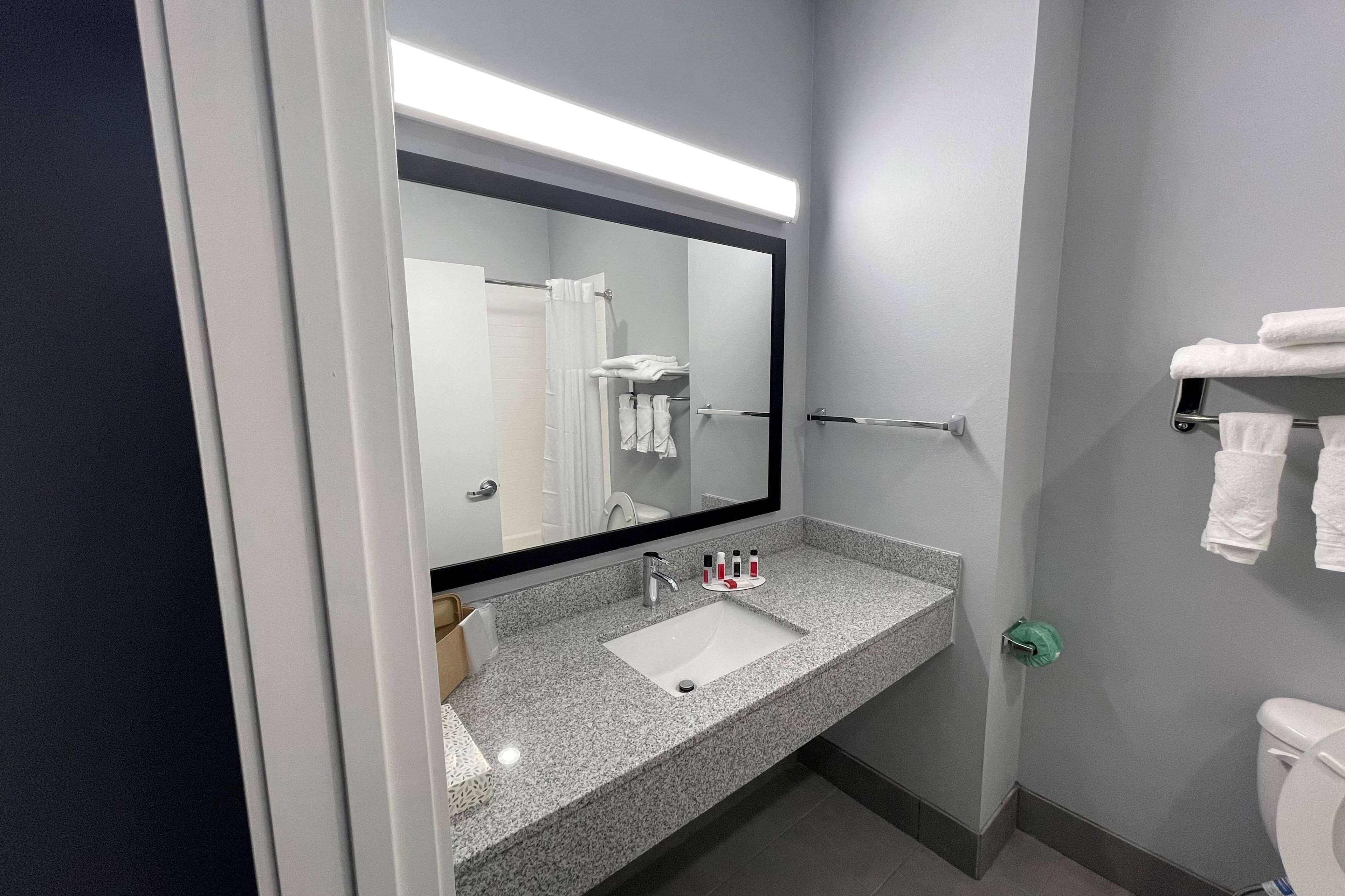 Days Inn By Wyndham Zachary La Buitenkant foto