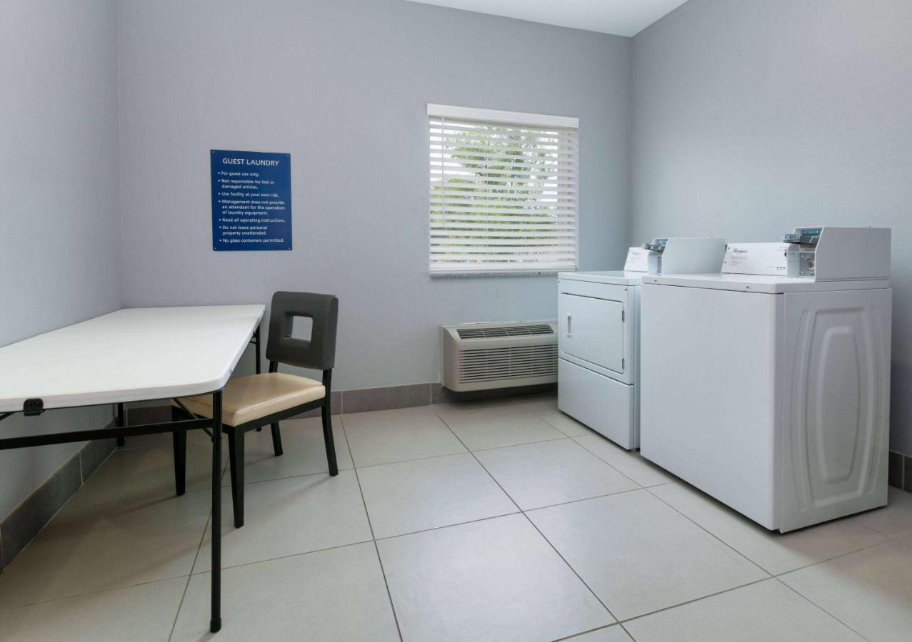 Days Inn By Wyndham Zachary La Buitenkant foto